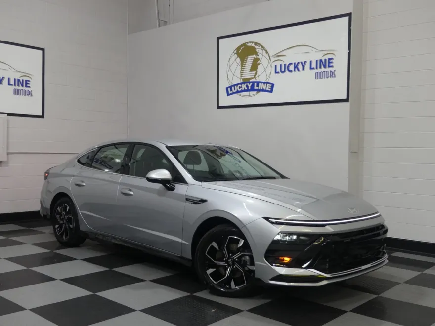 2025 Hyundai Sonata SEL photo 1