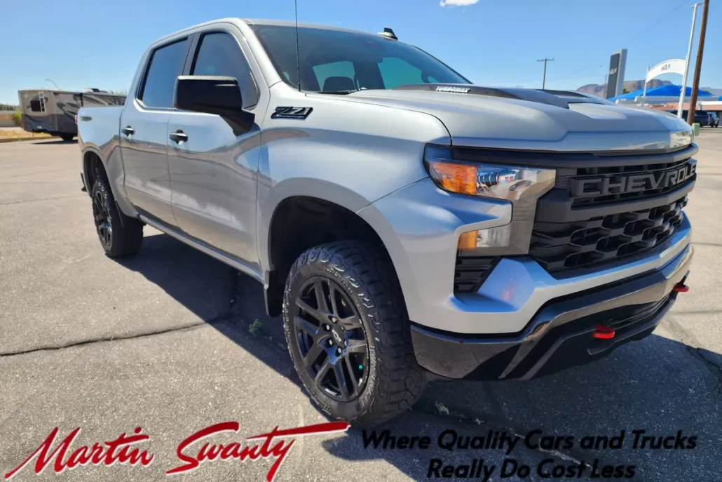 2024 Chevrolet Silverado 1500 Custom Trail Boss photo 1