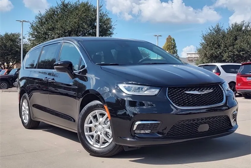 2026 Chrysler Pacifica photo 1