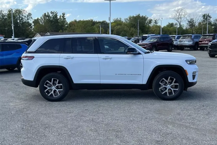 2025 Jeep Grand Cherokee Limited photo 1