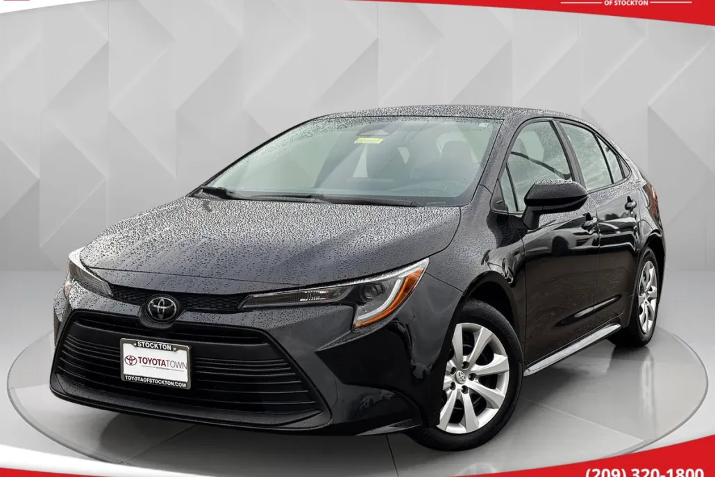 2024 Toyota Corolla LE photo 1