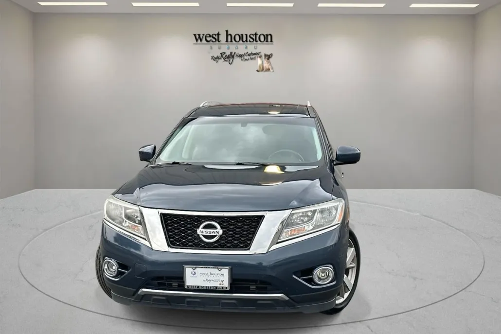 2016 Nissan Pathfinder Platinum photo 1