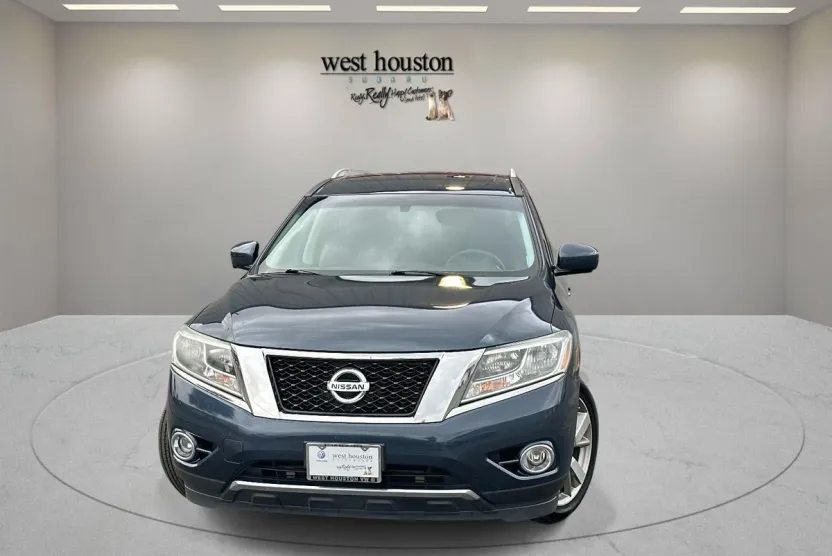 2016 Nissan Pathfinder Platinum photo 1