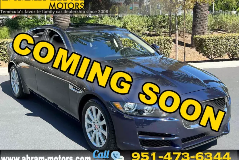 2019 Jaguar XE photo 1