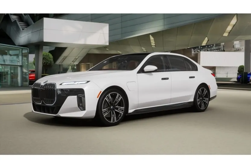 2026 Bmw 750e photo 1