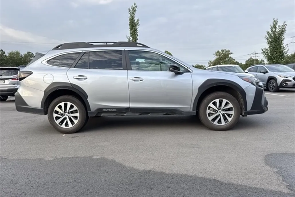2024 Subaru Outback Premium photo 1