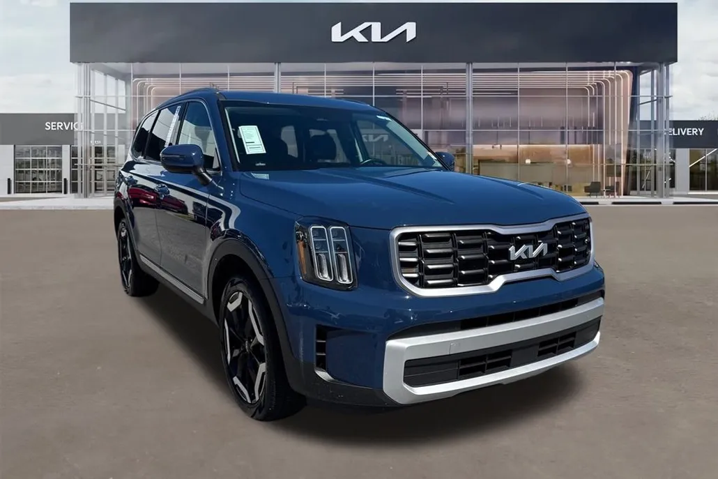 2025 Kia Telluride S photo 1