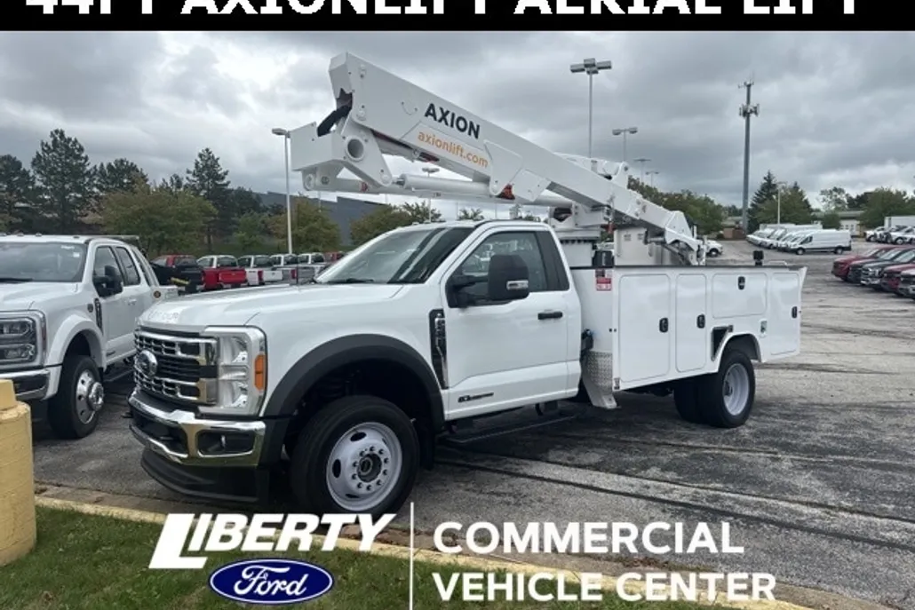 2023 Ford F-550 photo 1