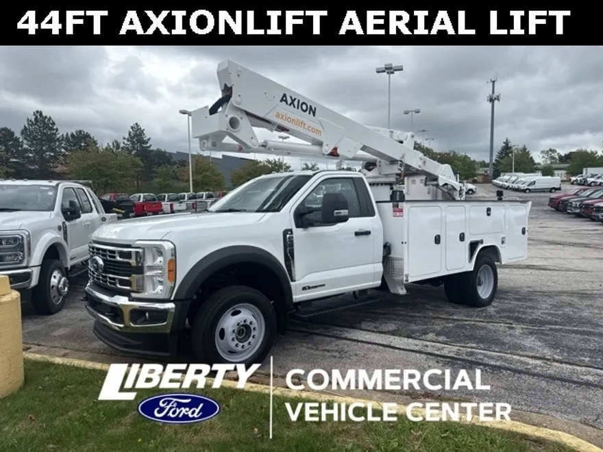 2023 Ford F-550 photo 1