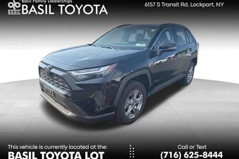 2025 Toyota RAV4 XLE photo 1