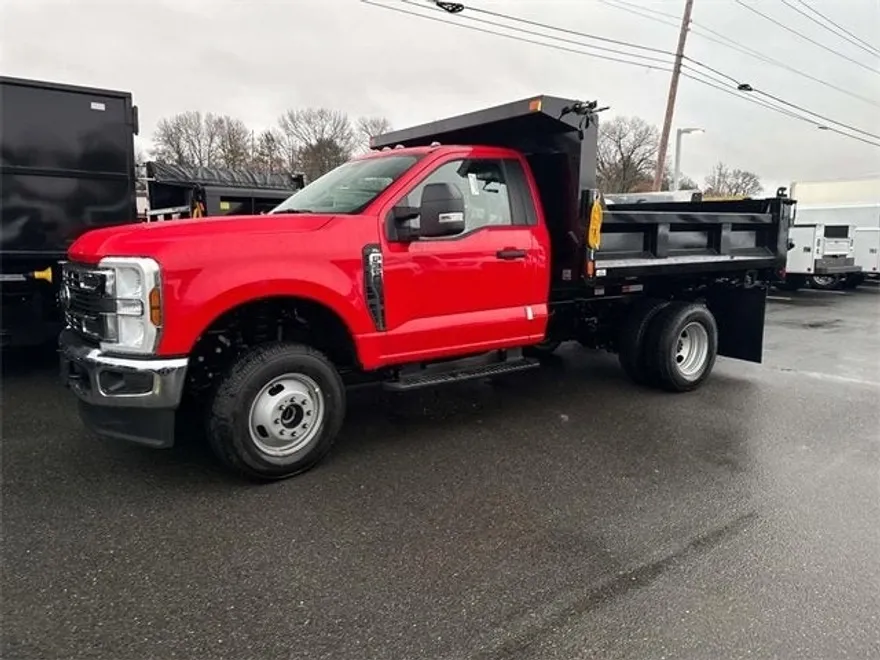 2024 Ford F-350 photo 1