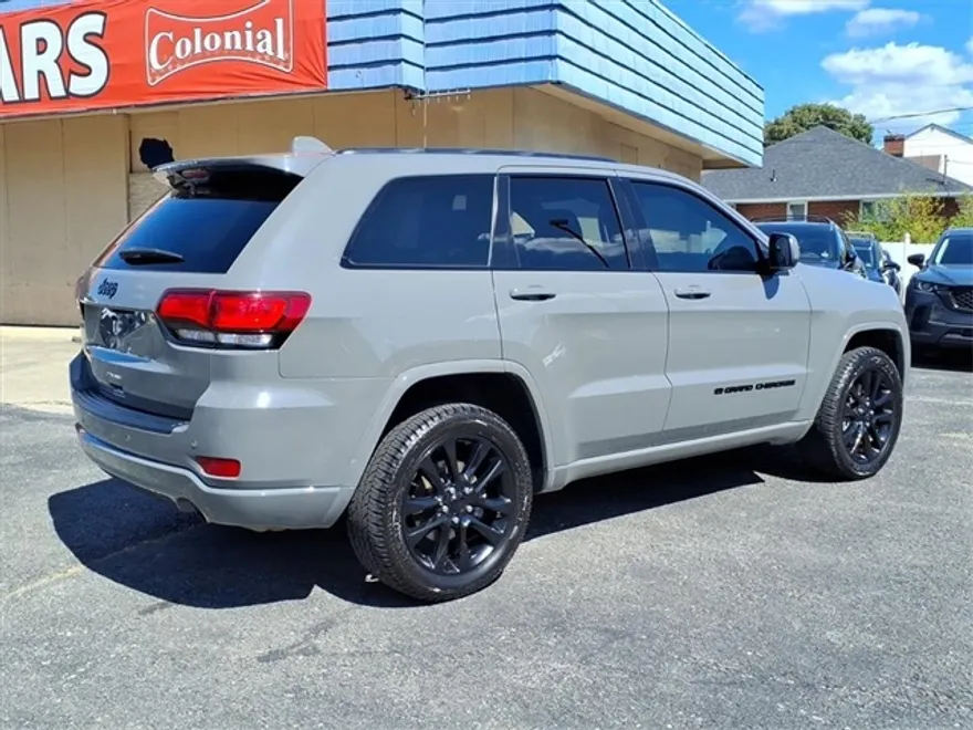 2022 Jeep Cherokee Laredo X photo 1