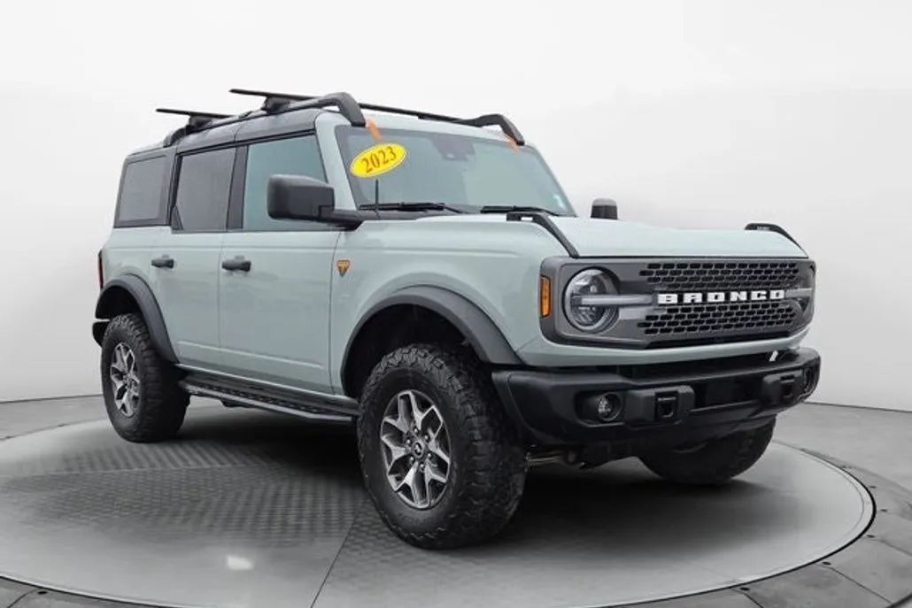 2023 Ford Bronco Badlands photo 1