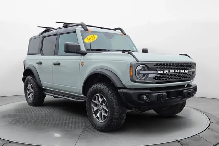 2023 Ford Bronco Base Big Bend Black Diamond Outer Banks Badlands Wildtrak Everglades photo 1