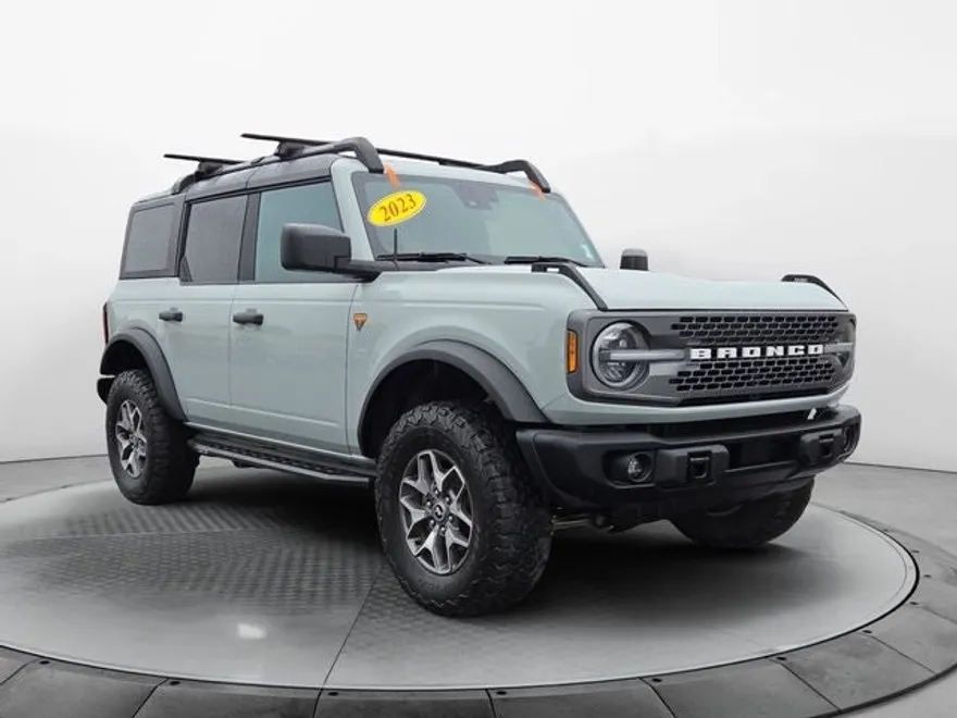 2023 Ford Bronco Badlands photo 1