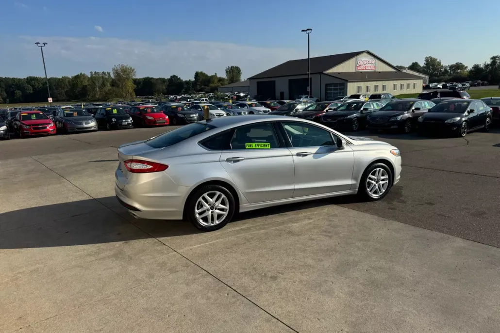 2015 Ford Fusion SE photo 1