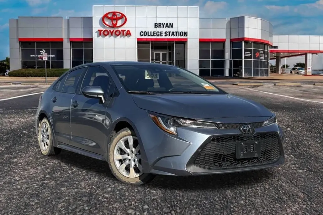 2022 Toyota Corolla LE photo 1
