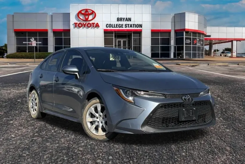 2022 Toyota Corolla LE photo 1