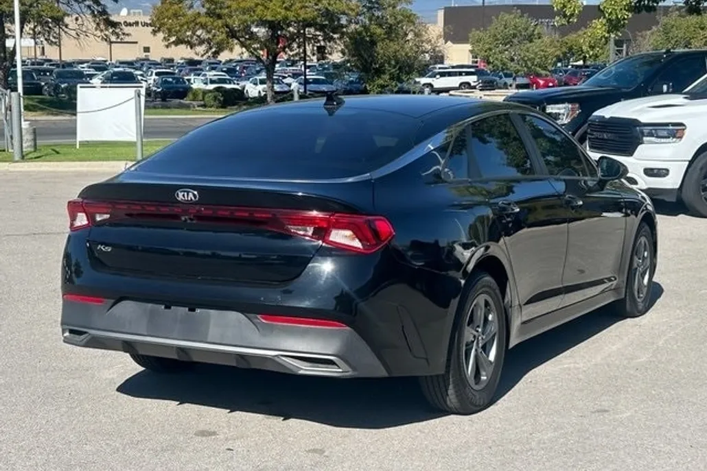2021 Kia K5 LX photo 1