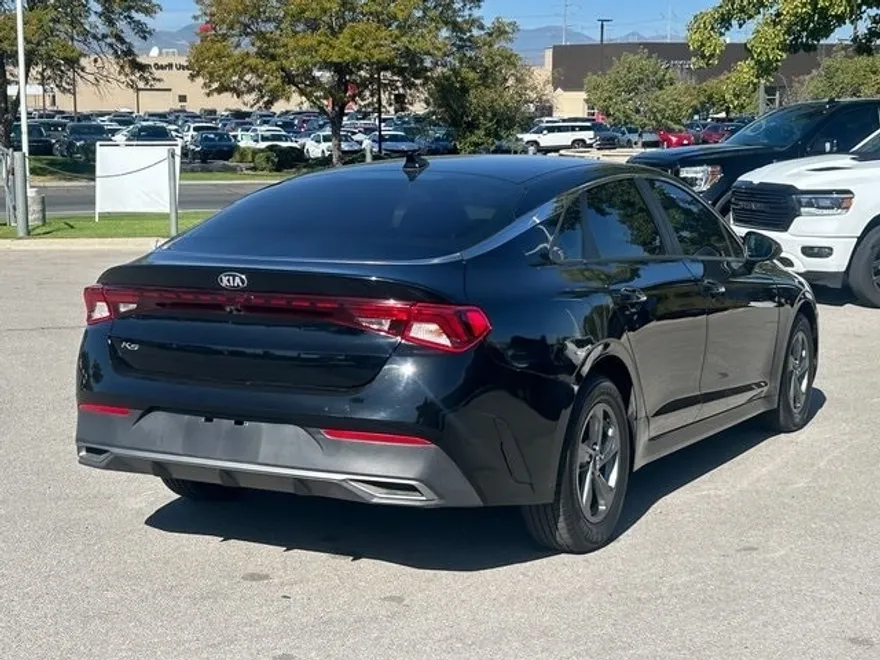 2021 Kia K5 LX photo 1