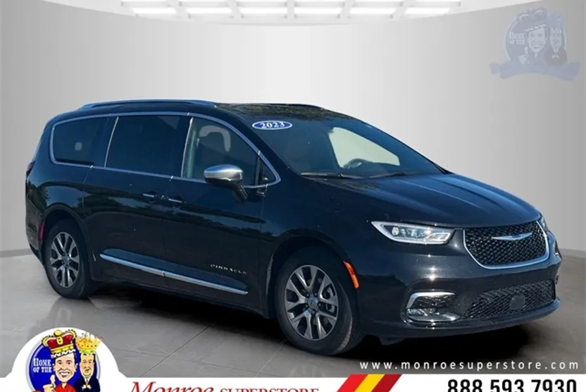 2023 Chrysler Pacifica Hybrid Pinnacle photo 1