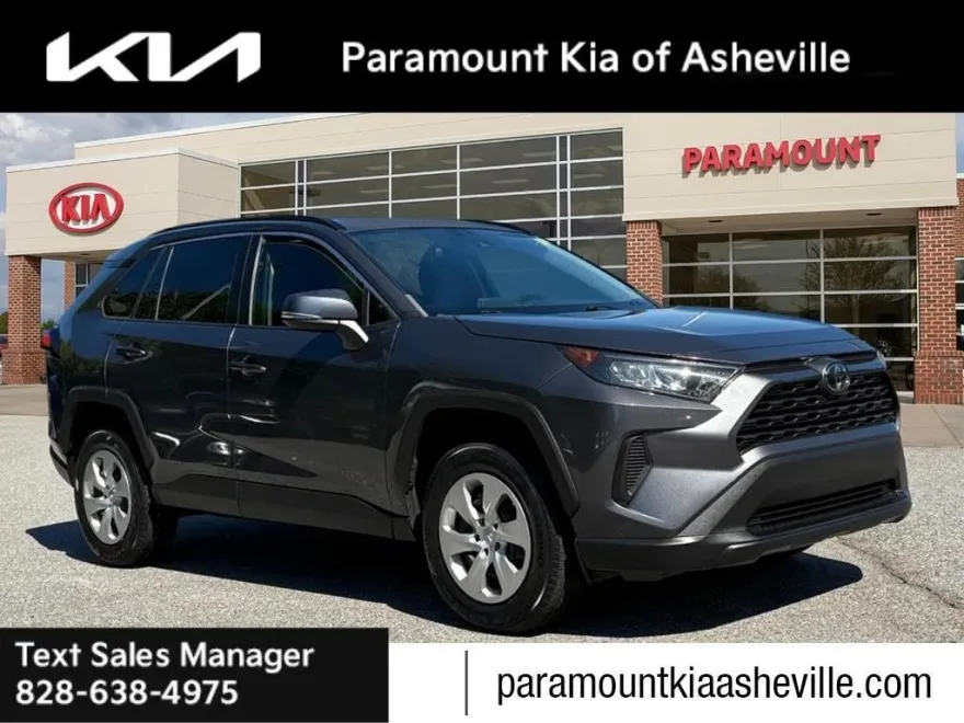 2021 Toyota RAV4 LE photo 1