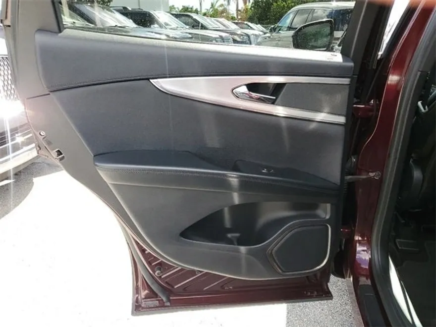 2019 Lincoln Nautilus Standard photo 11