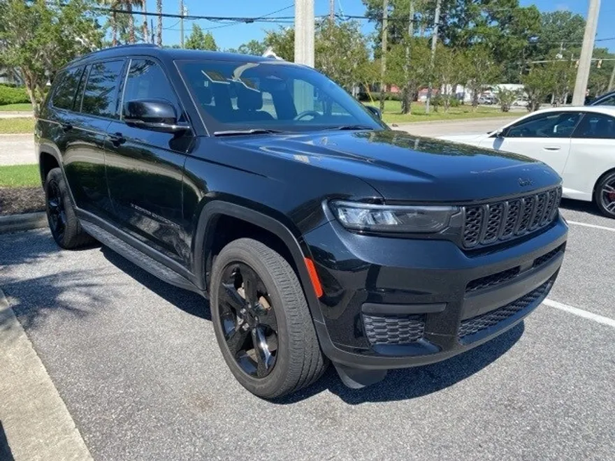 2023 Jeep Grand Cherokee Altitude photo 1