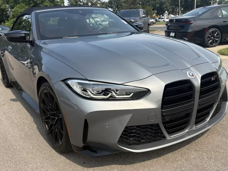 2023 Bmw M4 Competition xDrive Convertible photo 1