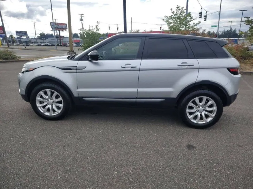 2017 Land Rover Range Rover Evoque SE photo 1