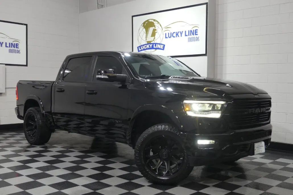 2019 Ram 1500 Laramie photo 1