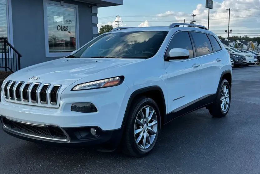 2018 Jeep Cherokee Limited Sport photo 1