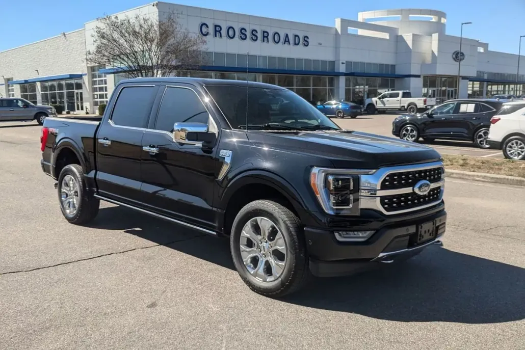 2023 Ford F-150 Platinum photo 1