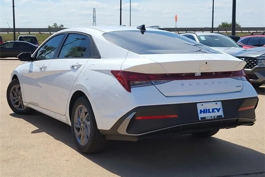 2025 Hyundai Elantra Hybrid Blue photo 1