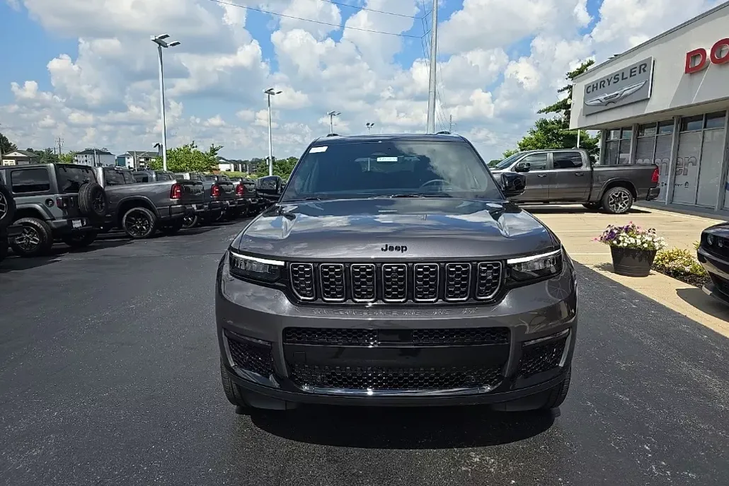 2025 Jeep Grand Cherokee L Summit Reserve photo 1