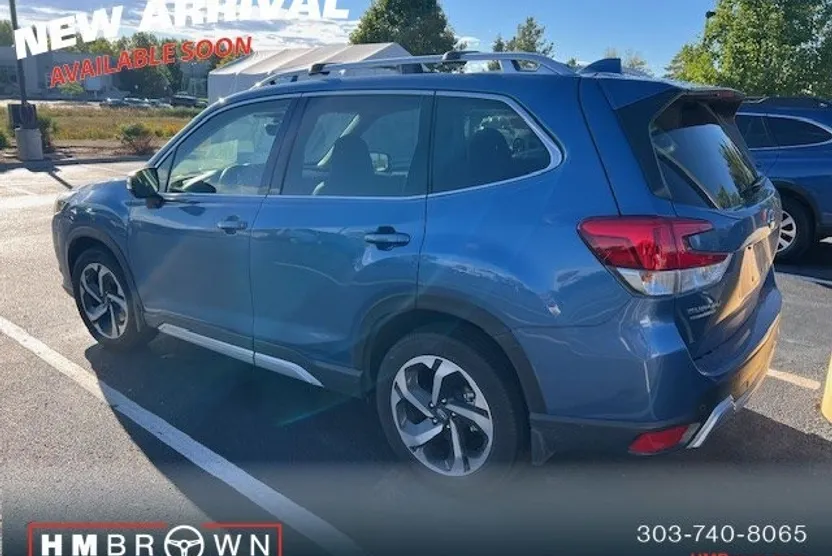 2023 Subaru Forester Touring photo 1