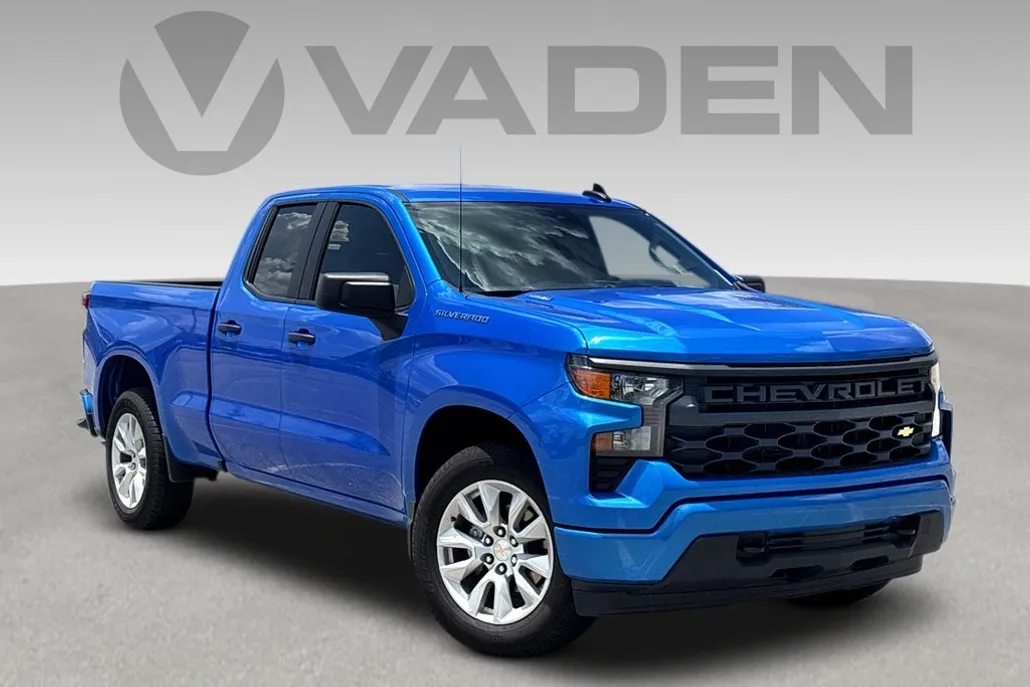 2025 Chevrolet Silverado 1500 Custom photo 1