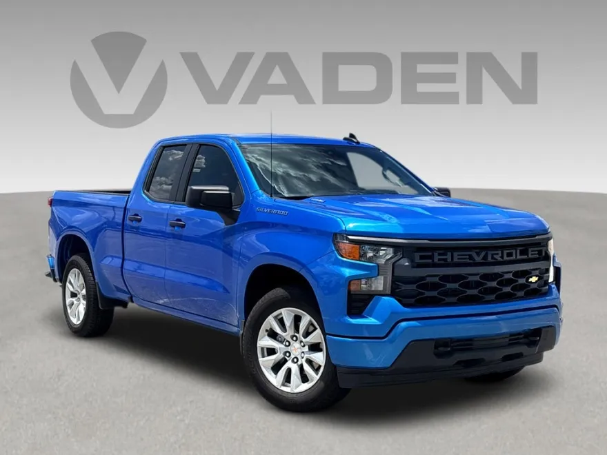 2025 Chevrolet Silverado 1500 Custom photo 1