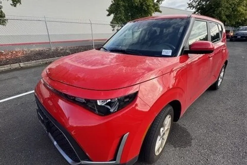 2023 Kia Soul LX S photo 1