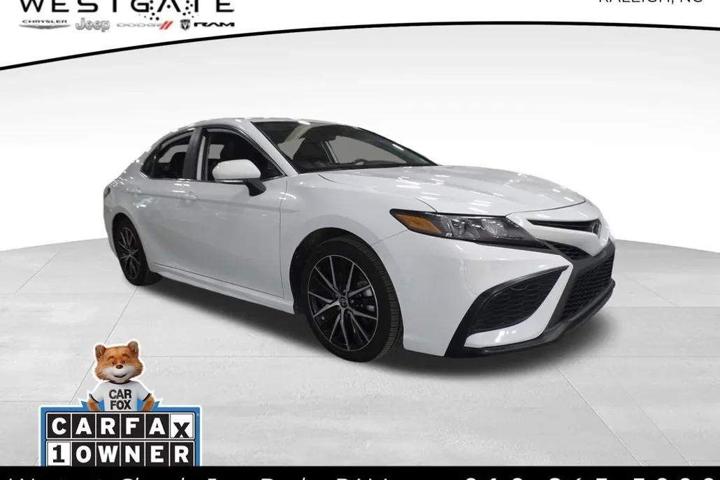 2023 Toyota Camry SE photo 1