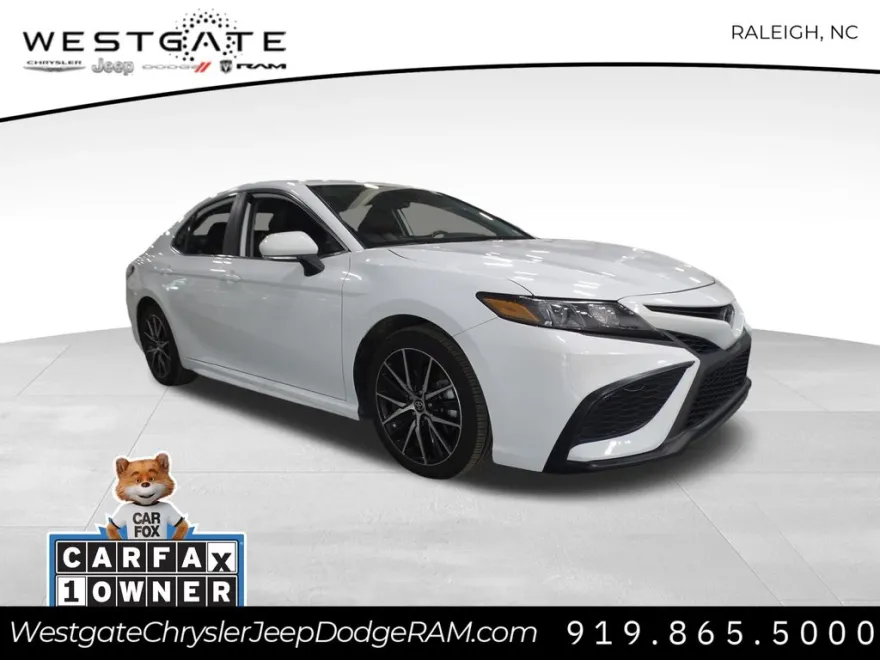 2023 Toyota Camry SE photo 1
