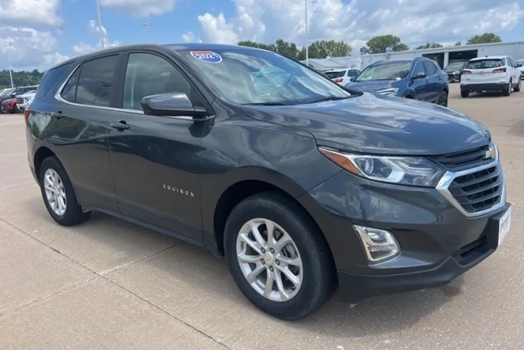 2021 Chevrolet Equinox LT photo 1