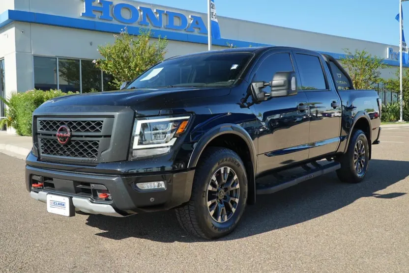 2024 Nissan Titan PRO-4X photo 1