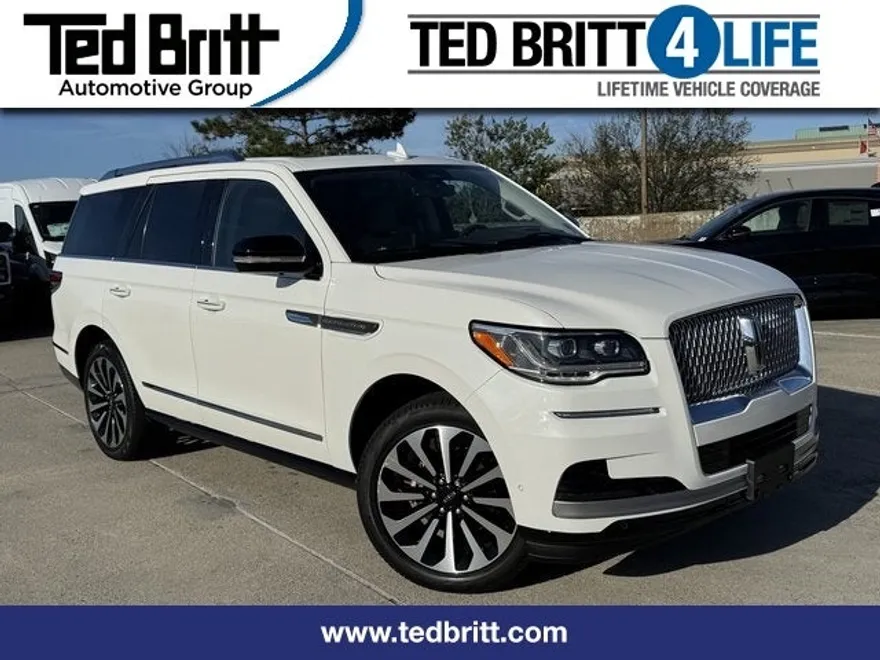 2022 Lincoln Navigator Reserve Luxury photo 1