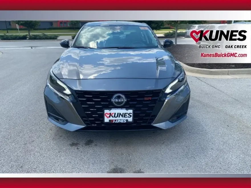 2024 Nissan Altima 2.5 SR photo 1