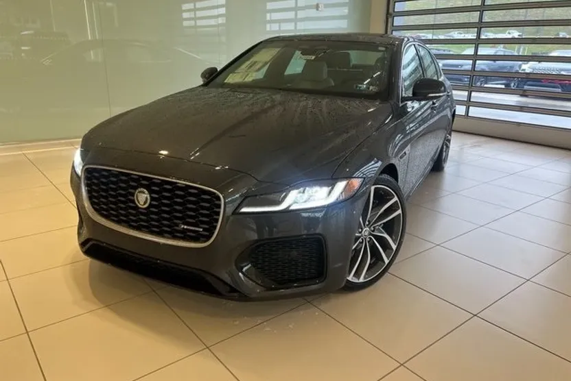 2024 Jaguar XF R-Dynamic SE photo 1