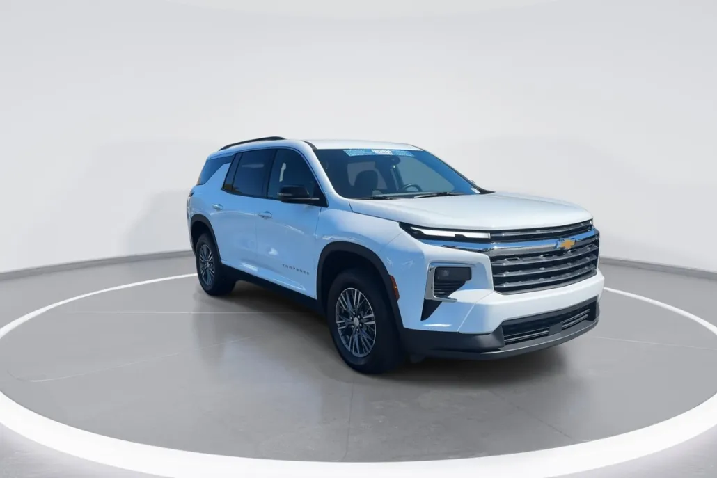 2025 Chevrolet Traverse photo 1