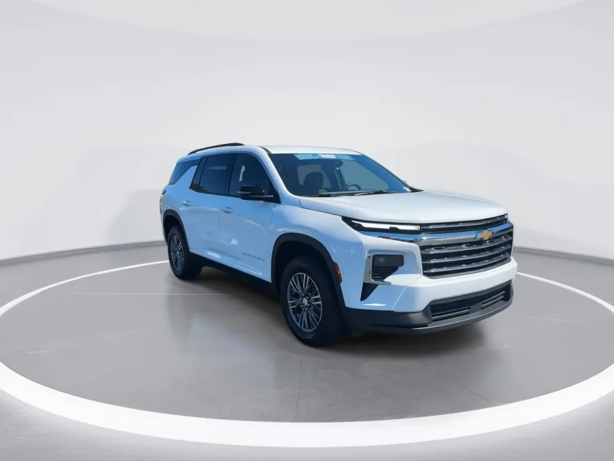 2025 Chevrolet Traverse photo 1