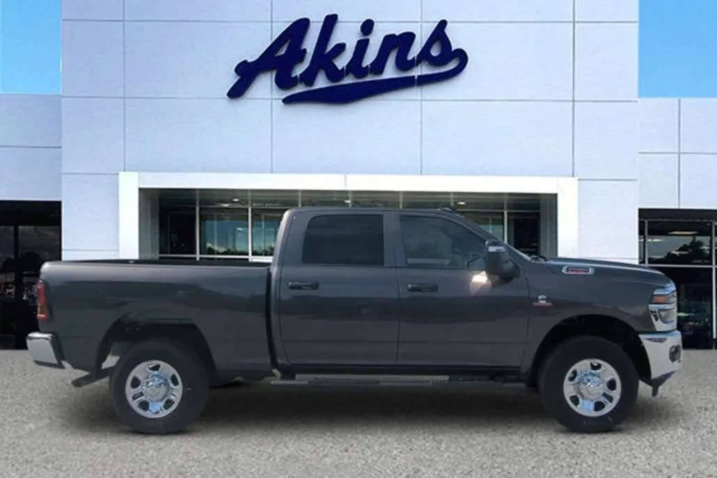 2025 Ram 2500 Tradesman photo 1