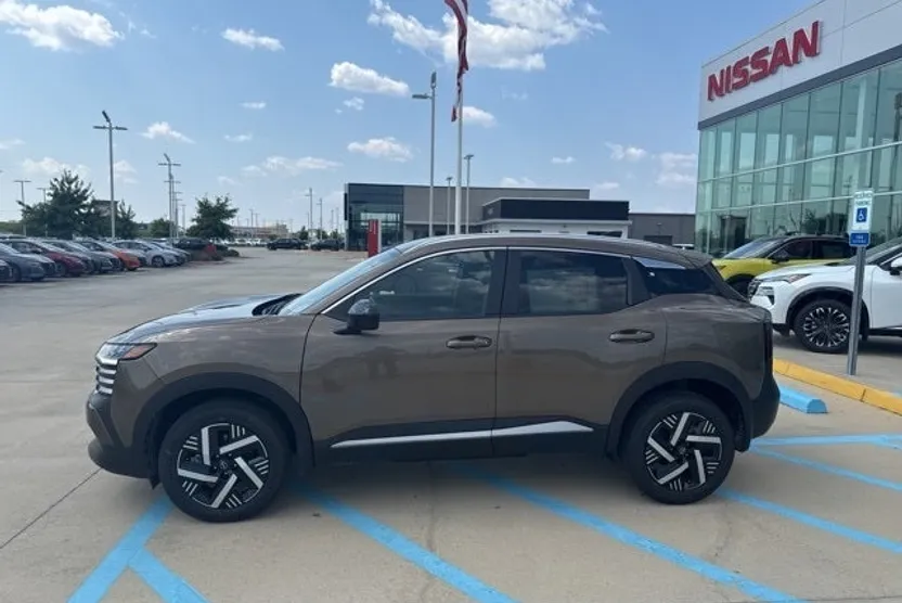 2026 Nissan Kicks SV photo 1